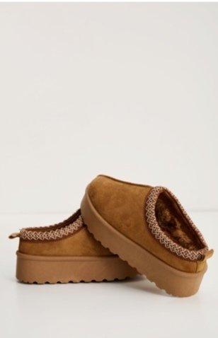 Pantu Amada Camel
