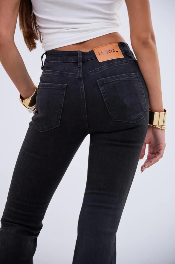 2026/06/1000738535.jpg Jean Flare Victoria Negro✨